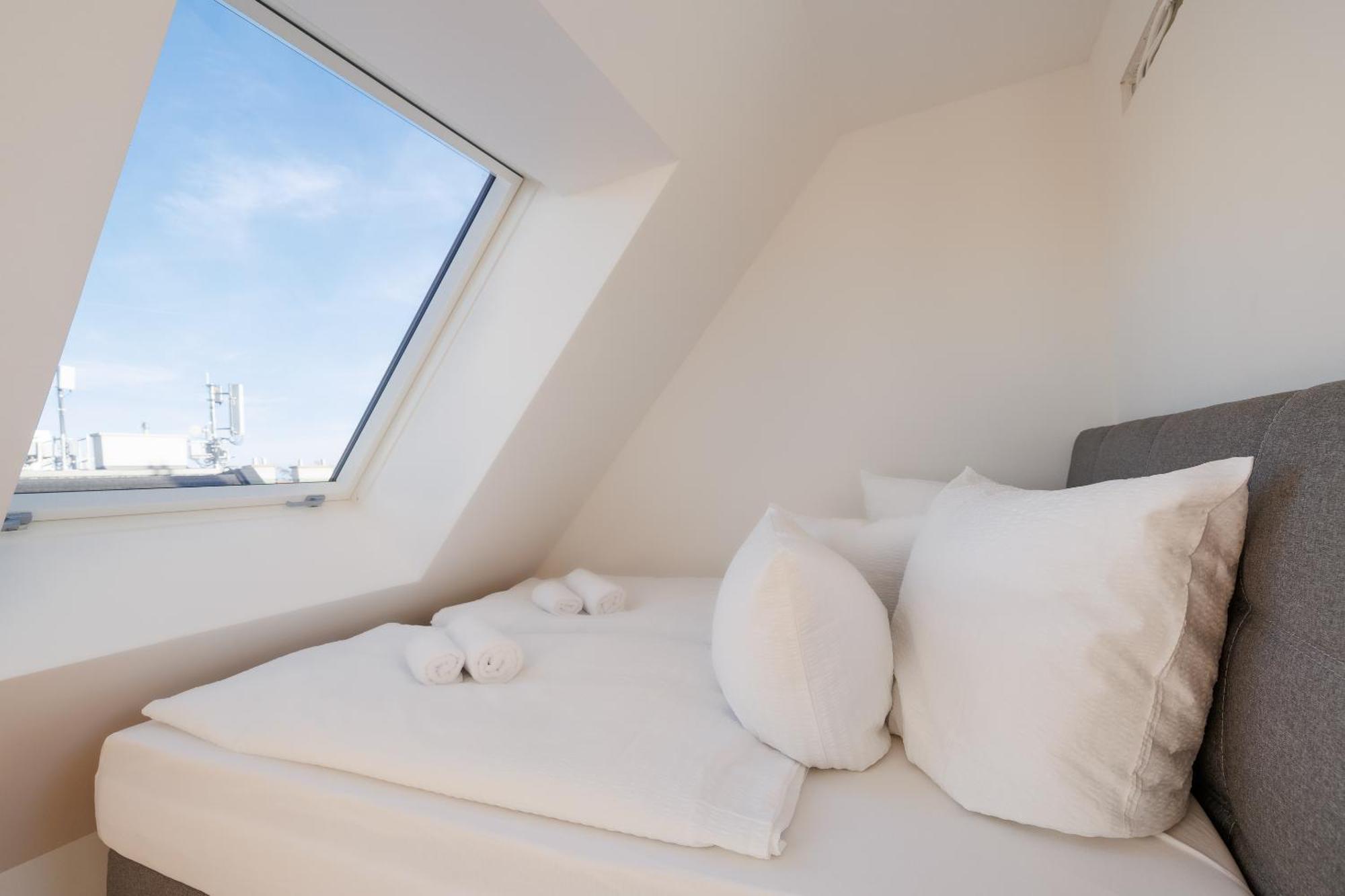 Symphony Apartments 40 - Modern Loft With Terrace And Grill In Central Location 비엔나 외부 사진