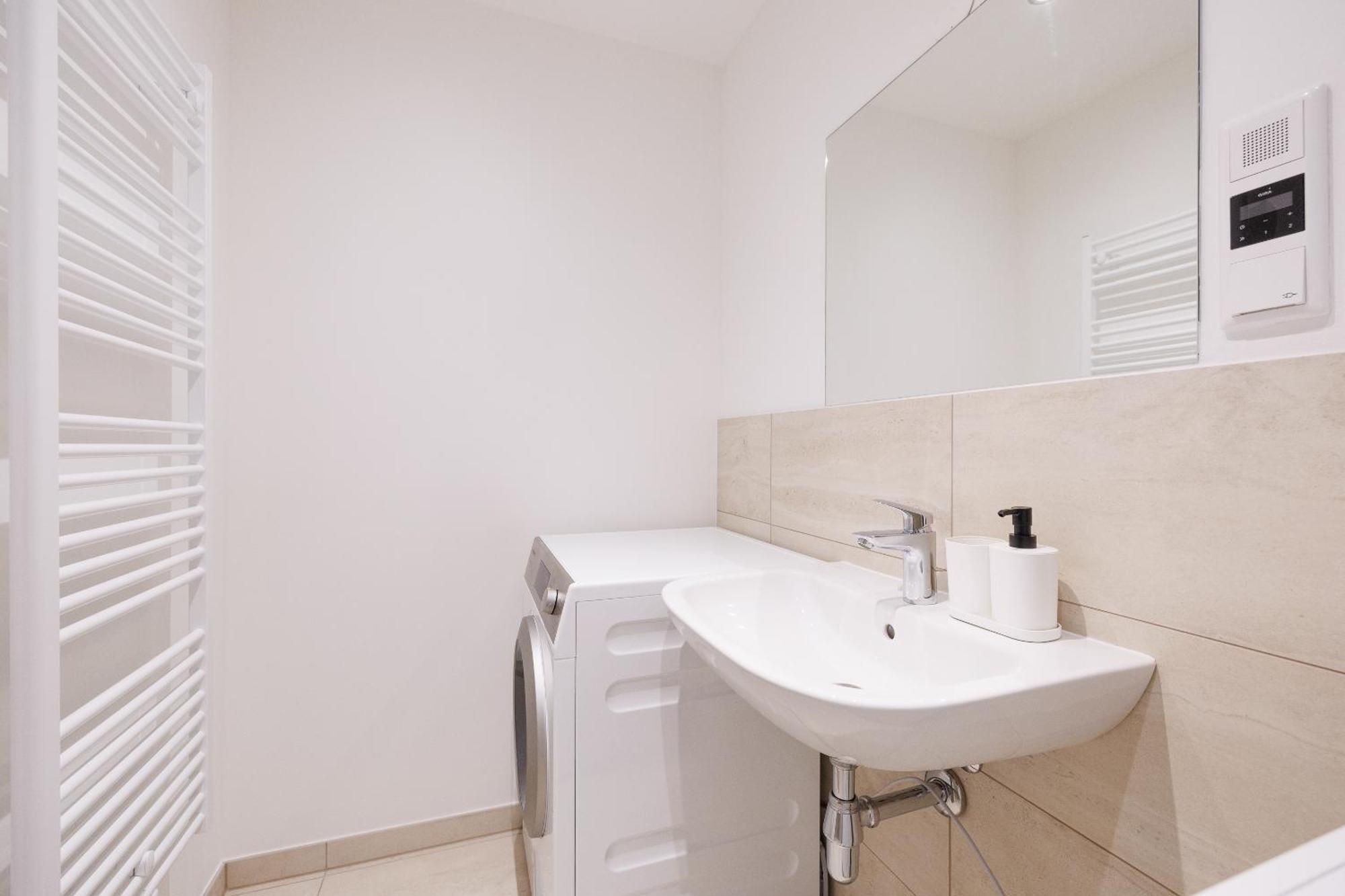 Symphony Apartments 40 - Modern Loft With Terrace And Grill In Central Location 비엔나 외부 사진