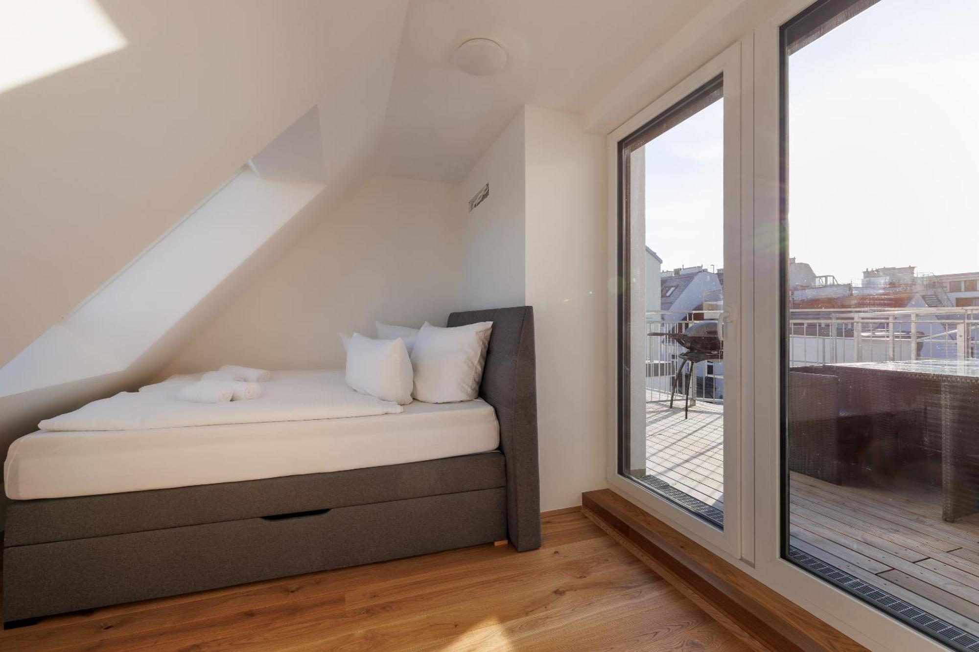 Symphony Apartments 40 - Modern Loft With Terrace And Grill In Central Location 비엔나 외부 사진